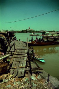 thewet chao phraya river